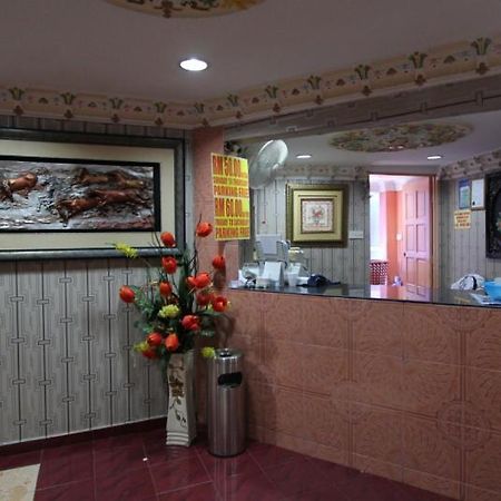 New Wave Hotel Sdn Bhd - Medan Batu Caves Extérieur photo