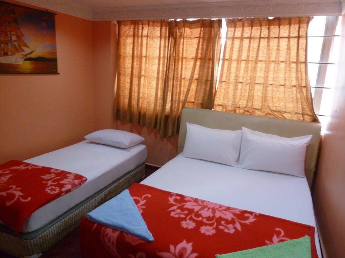 New Wave Hotel Sdn Bhd - Medan Batu Caves Extérieur photo